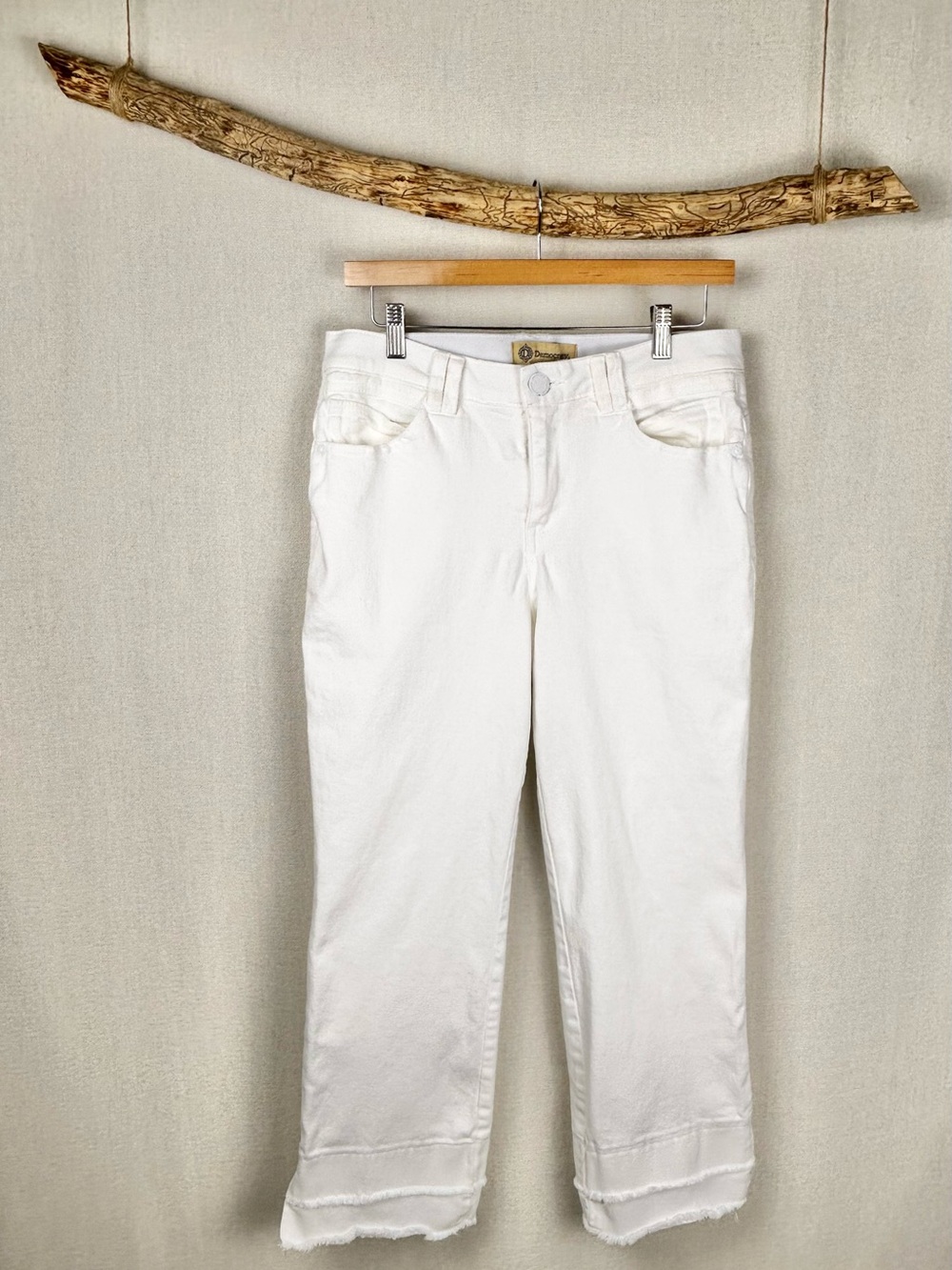 Democracy White Cropped Jeans Size 10 Raw Hem Frayed Ankle Stretch Denim